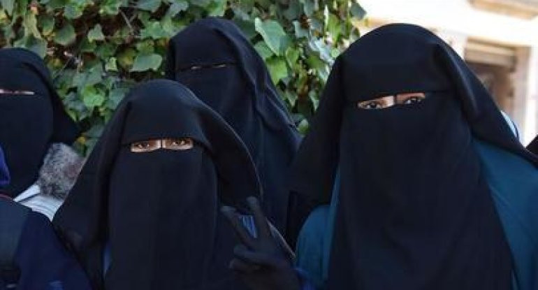 Portuqaliyada niqaba qadağa qoyuldu  
