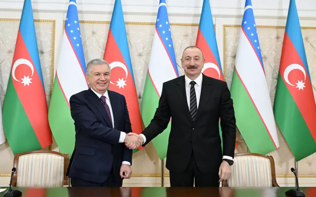 İlham Əliyev Şavkat Mirziyoyevə minnətdarlığını bildirdi&nbsp;