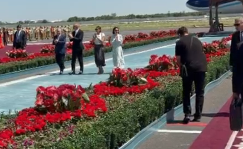 Prezidentlə xanımını alqışlarla qarşıladılar - Video - Yenilənir 