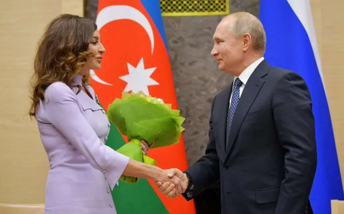 Vladimir Putin Mehriban Əliyevaya təbrik məktubu göndərib 