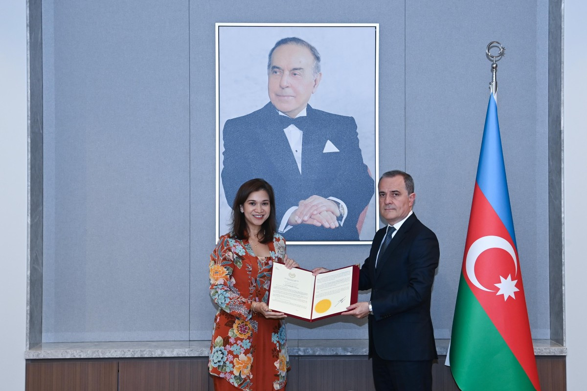 Malayziyanın yeni səfiri etimadnaməsinin surətini Ceyhun Bayramova təqdim edib&nbsp;