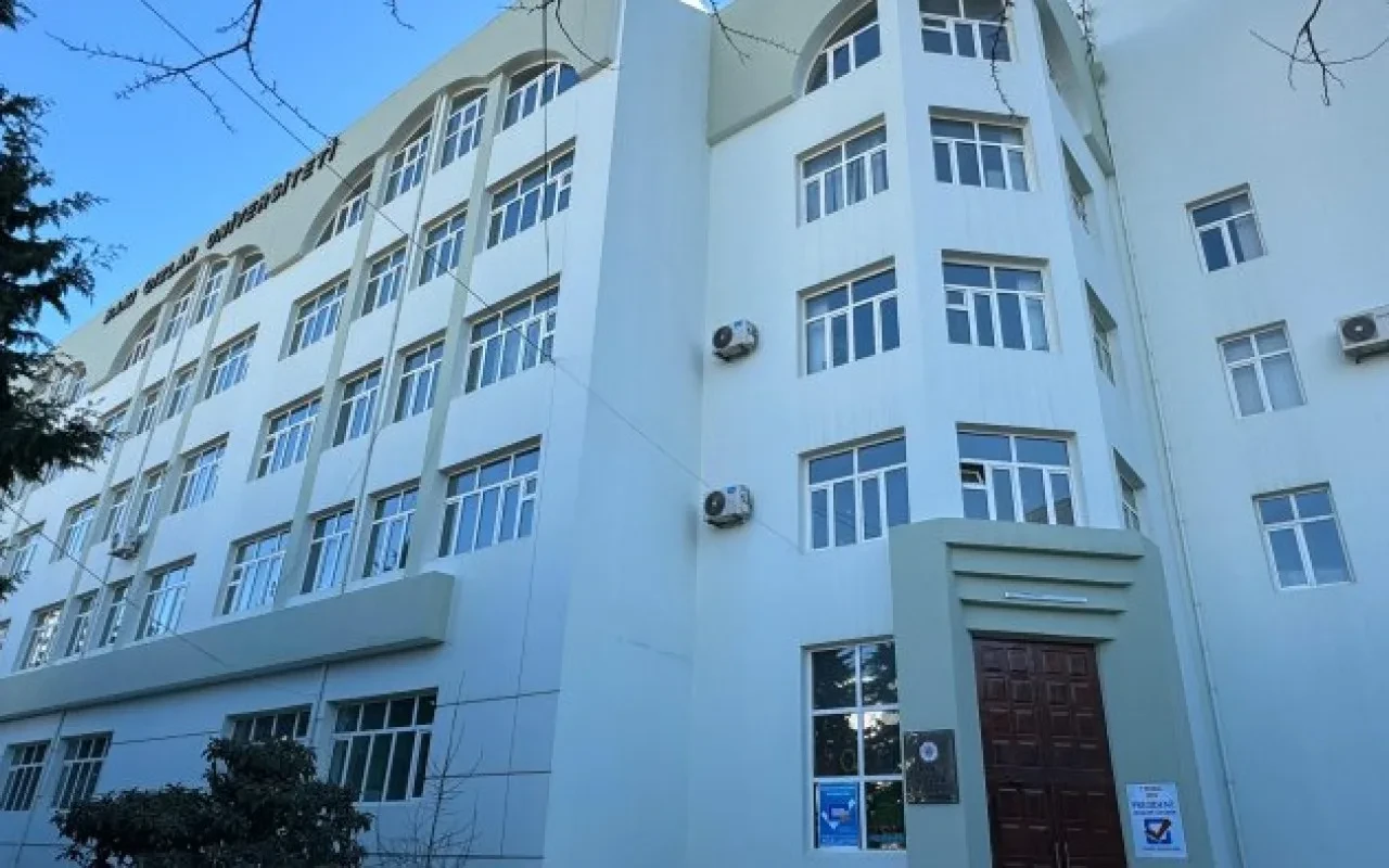 Bakı Qızlar Universitetinin tələbələri köçürüldü 