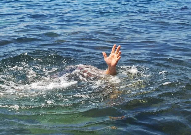 Kanaldan su götürmək istədi, boğulub öldü 