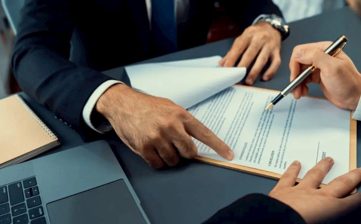 Xəbəriniz olmadan adınıza borc yazılıbsa, nə etməlisiniz? – Vəkildən XƏBƏRDARLIQ  