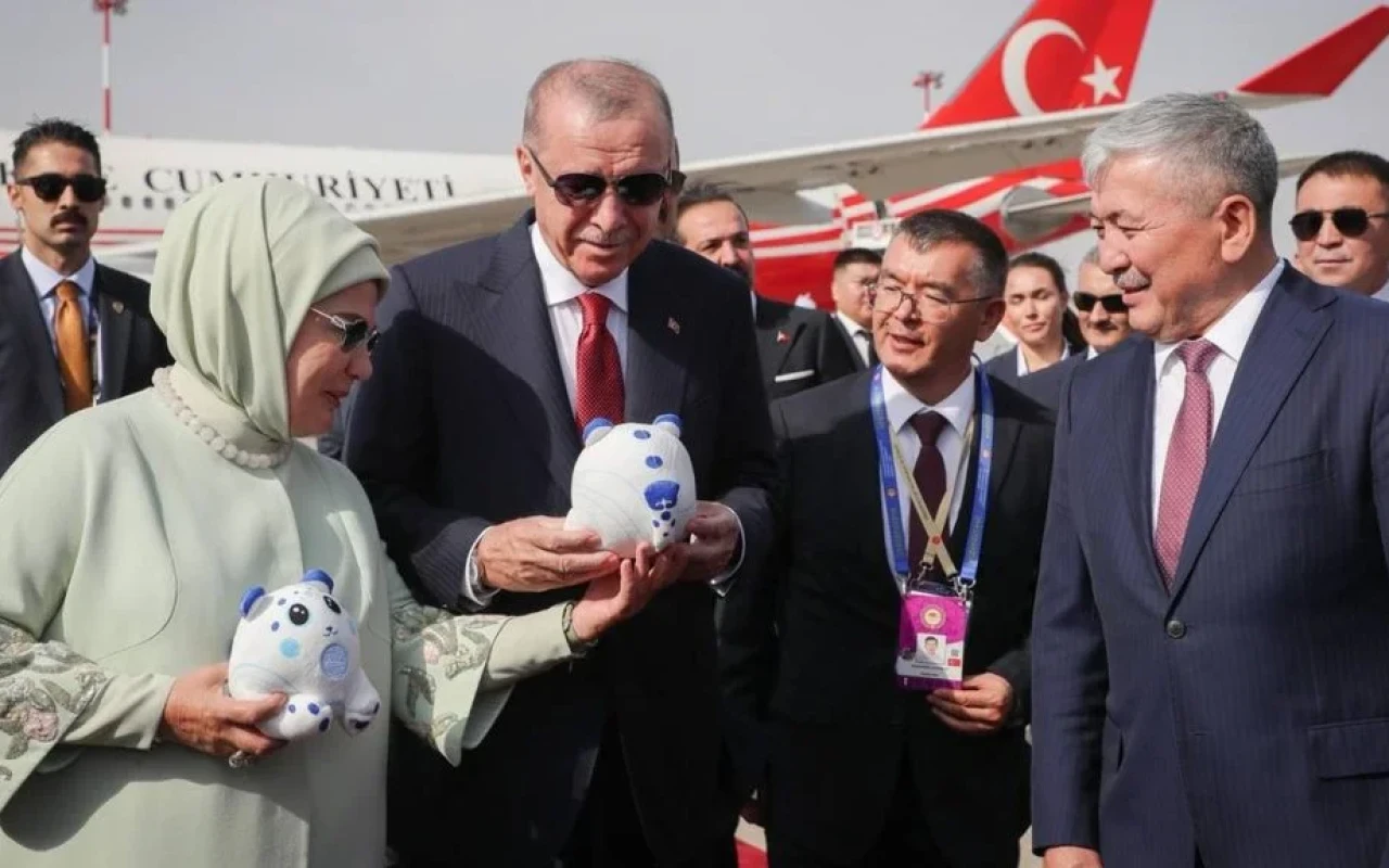Ərdoğan Bişkekdə - onu hava limanında belə qarşıladılar&nbsp;