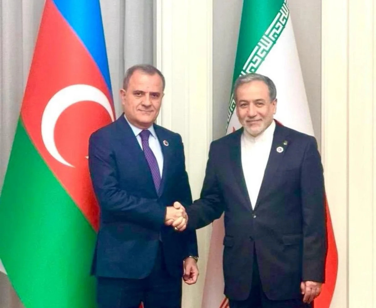 Ceyhun Bayramov Abbas Əraqçi ilə regional məsələləri müzakirə edib&nbsp;