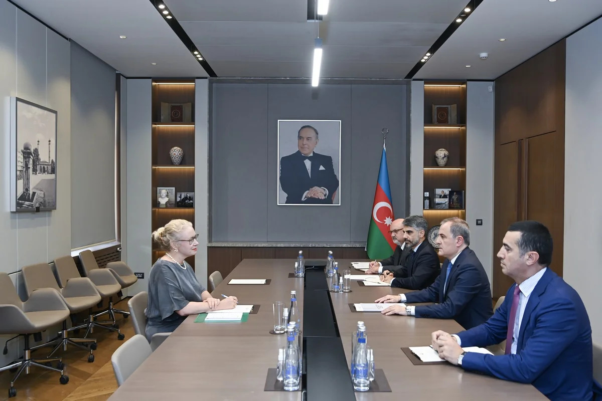 İsveçin yeni səfiri etimadnaməsinin surətini Ceyhun Bayramova təqdim edib&nbsp;