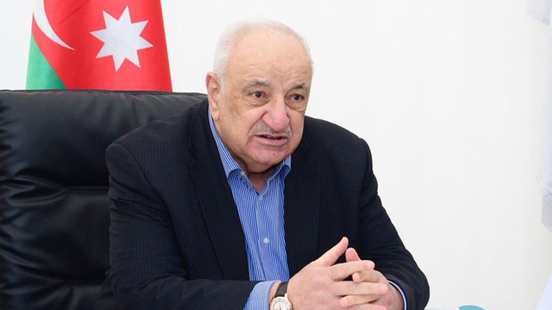Nazir Abid Şərifovun qardaşı oğlunu təqaüdə göndərdi (FOTO)&nbsp;