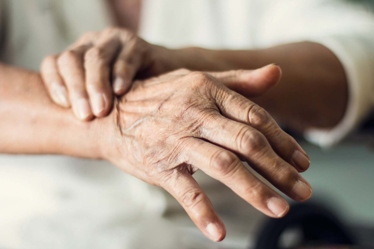 Parkinson xəstəliyini illər əvvəl bir damcı göz yaşı ilə müəyyən etmək mümkündür?&nbsp; &nbsp;
