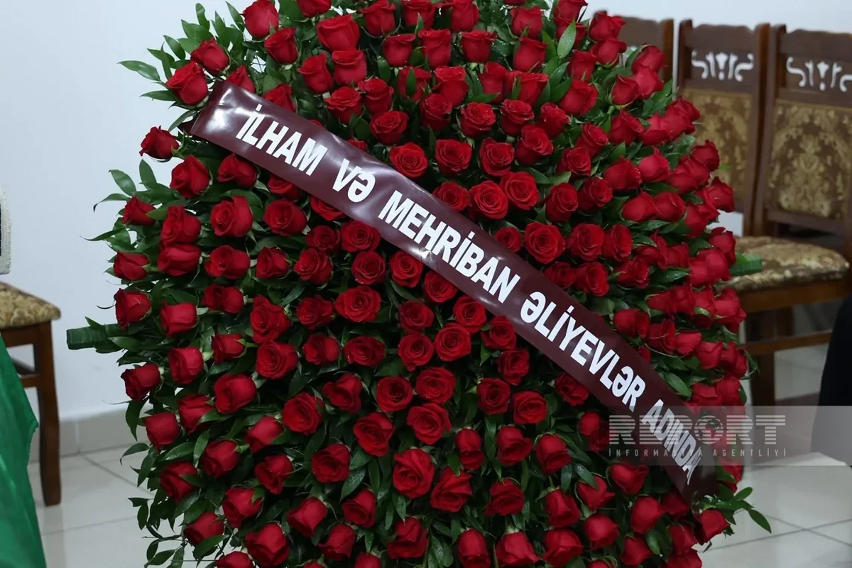 İlham Əliyev və Mehriban Əliyeva Aleksandr Şarovskinin vida mərasiminə əklil göndəriblər&nbsp;