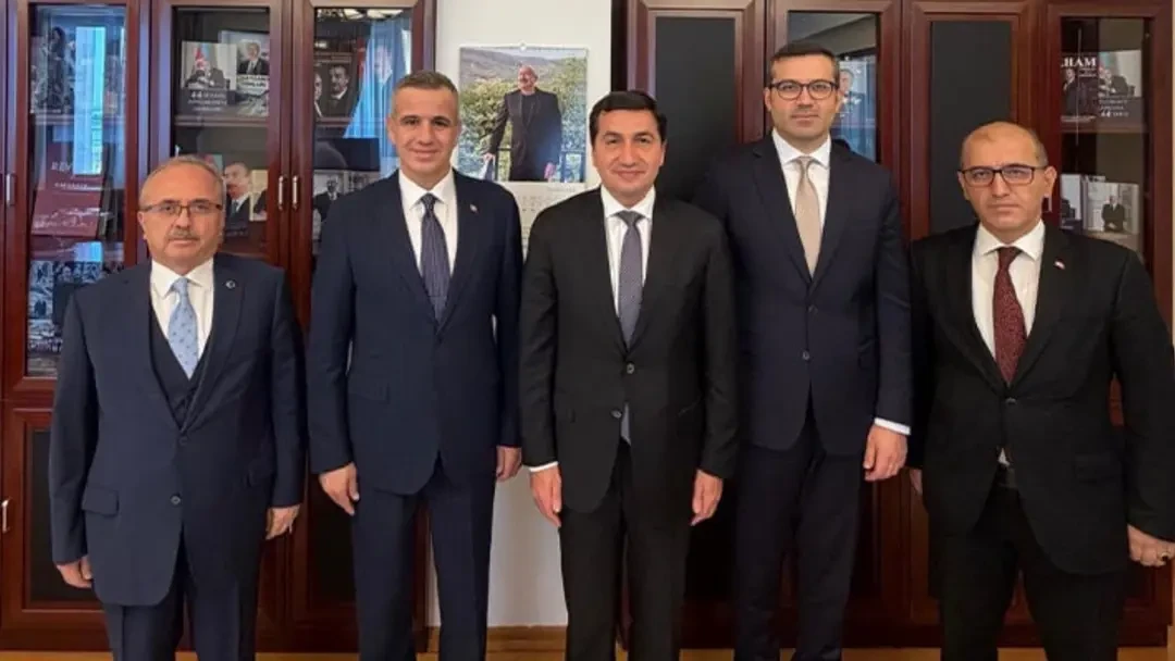 Hikmət Hacıyev Türkiyə rəsmiləri ilə görüşdü 