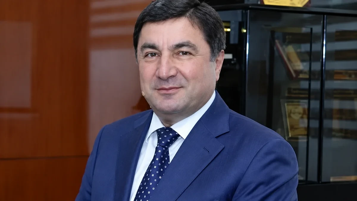 Qalmaqallı sabiq məmurun oğlunun ölkədən çıxışına \"stop\" qoyuldu