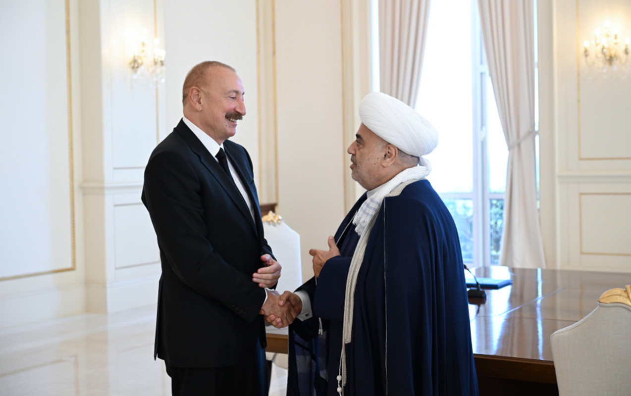 Prezident burada Şeyxülislama nə deyir? — Maraqlı dialoq