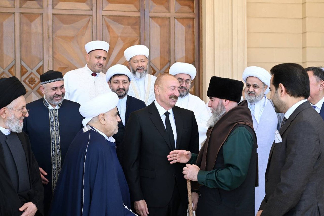 Əliyev dini liderlərlə görüşdə hansı mühüm mesajı verdi? — İncə məqamlar