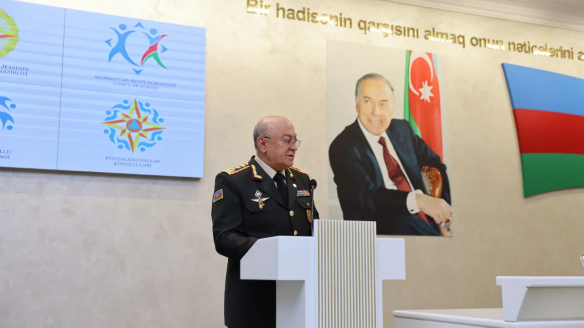 Kəmaləddin Heydərov könüllülərin sertifikatlarla təltifetmə mərasimində iştirak edib&nbsp;