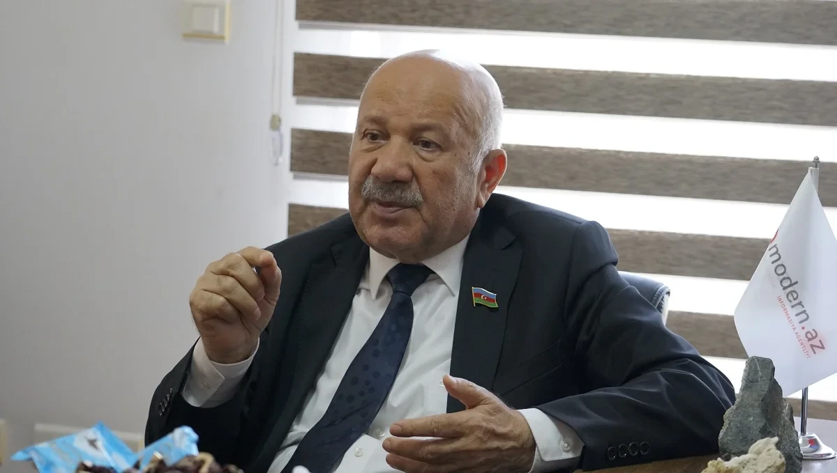 “Ay nazirlər, hünəriniz çatırsa, o camaatın qarşısına özünüz çıxın!”&nbsp;