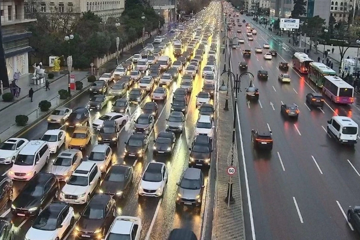 Bakıdakı tıxac probleminin sistemli həlli: Ekspektdən vacib TƏKLİFLƏR  