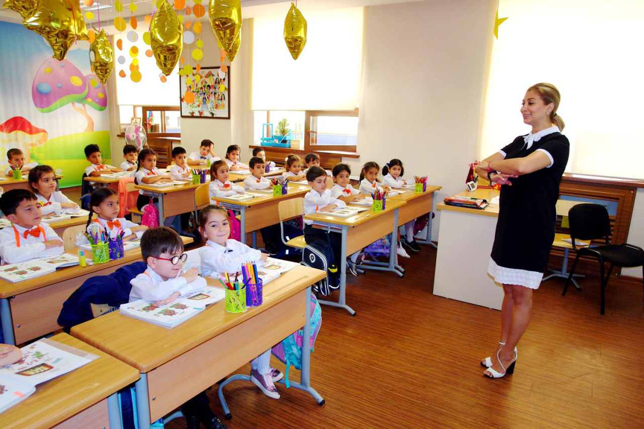 Övladı məktəbə gedən valideynlərin DİQQƏTİNƏ!  — Psixoloqlar vacib detalları AÇIQLAYIR