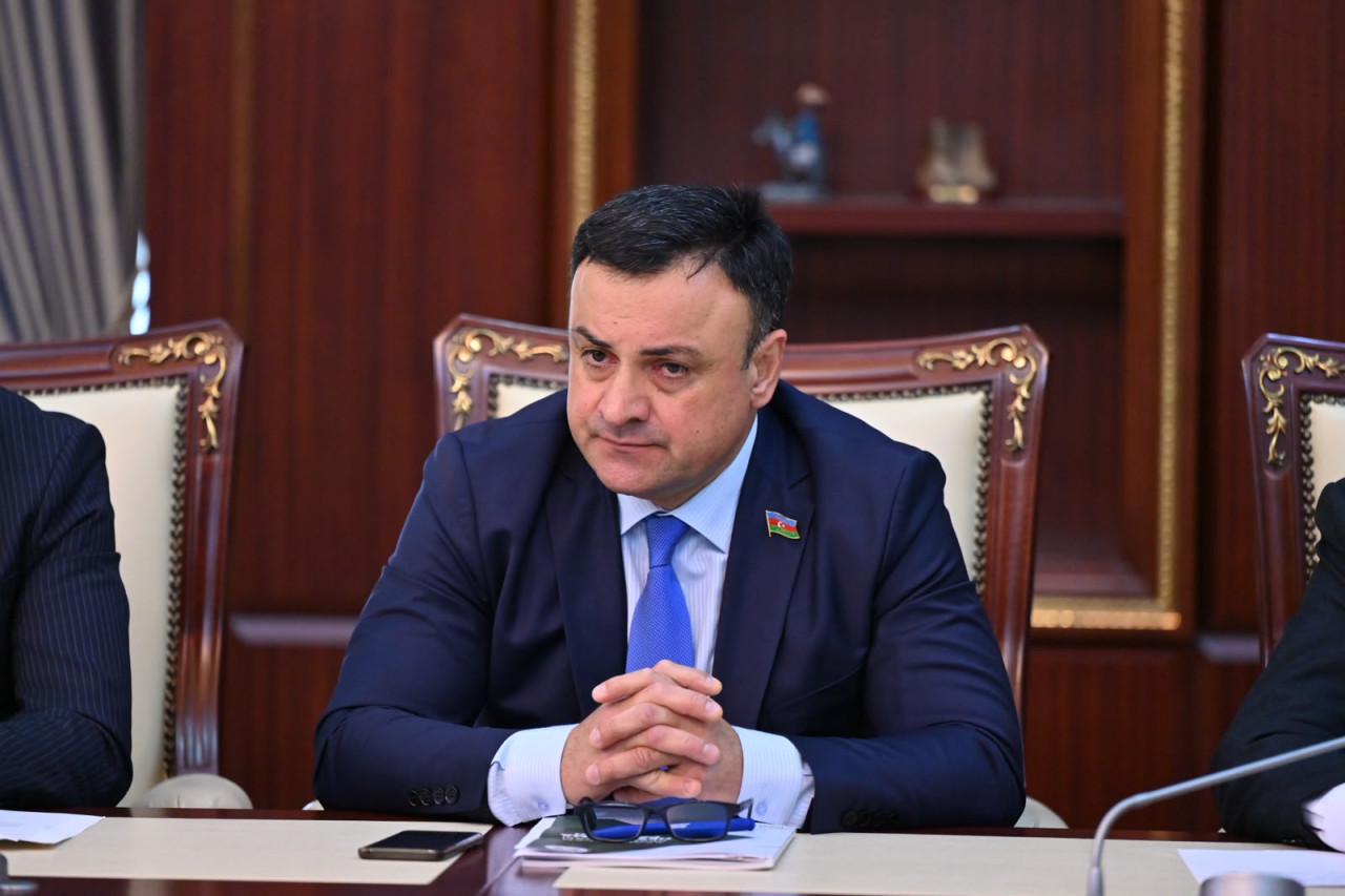 Rövşən Muradov: “27 Sentyabr tam suverenliyə aparan tarixi xəttin başlanğıcıdır”