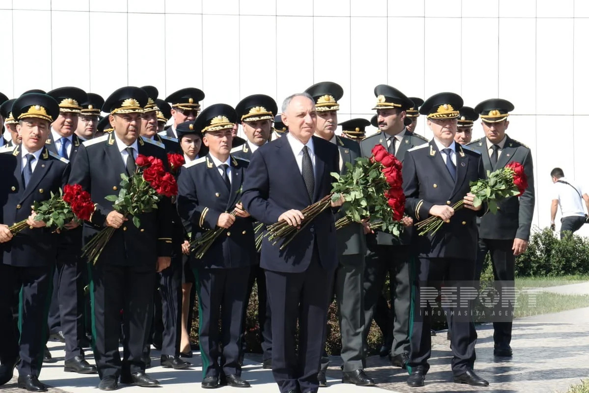 Kamran Əliyev və prokurorluq əməkdaşları Zəfər abidəsini ziyarət ediblər&nbsp;