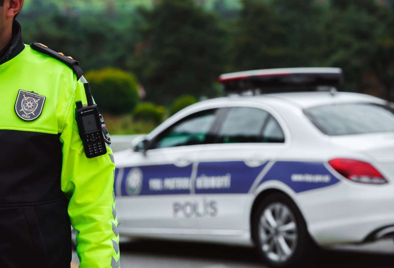 Avromobilinə bunu yapışdıran sürücü cərimə oluna bilərmi? —  EKSPERT AÇIQLADI