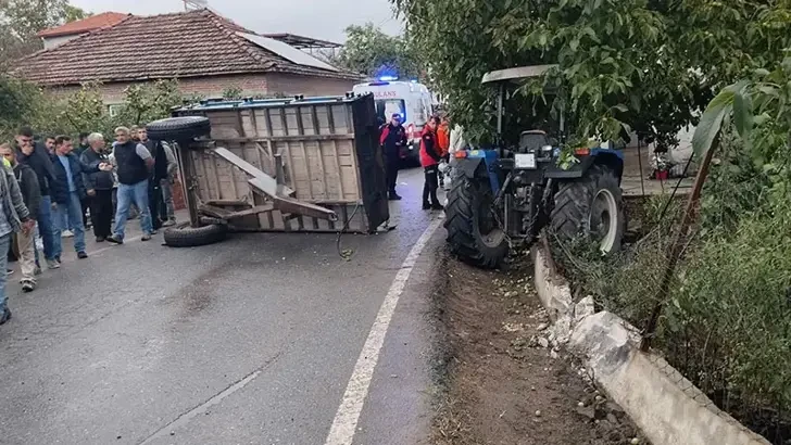 Traktor aşdı: 23 nəfər yaralanıb