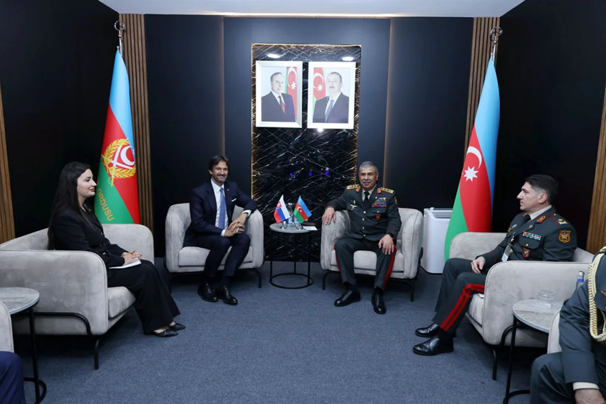 Zakir Həsənov Böyük Britaniya və Slovakiyanın müdafiə nazirləri ilə görüşüb&nbsp;
