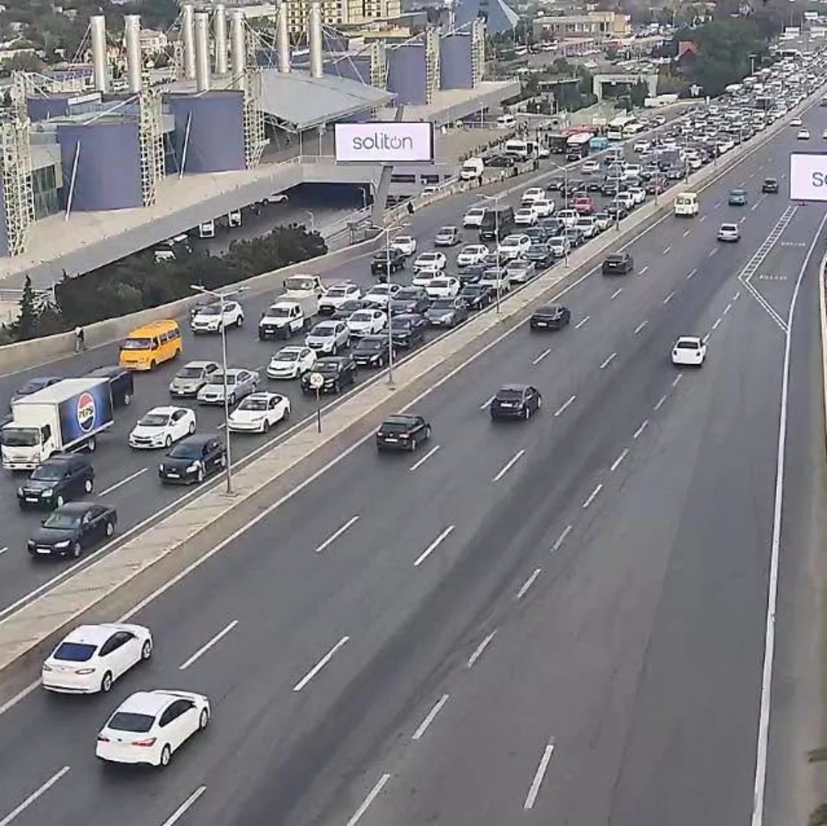 Bakıda 14 istiqamətdə tıxac yaranıb