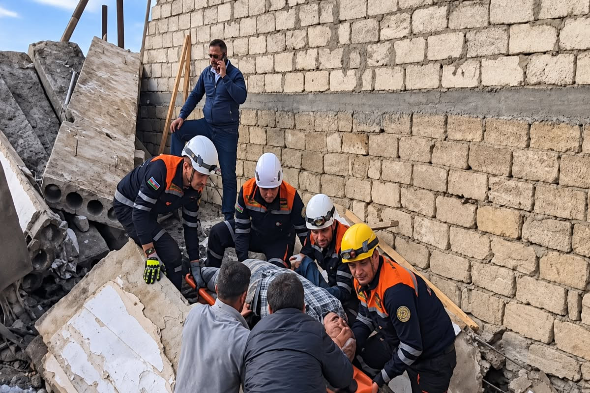 Bakıda uçqun olub: Həyatını itirən və yaralı var  — Hadisə yerindən VİDEO