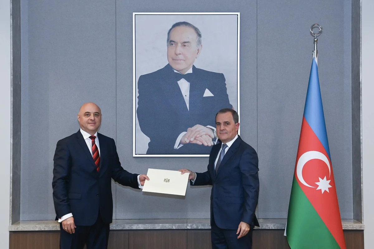 Ceyhun Bayramovla Qiorqi Zakaraşvilinin görüşündə Orta Dəhlizin əhəmiyyəti qabardılıb Xarici siyasət 