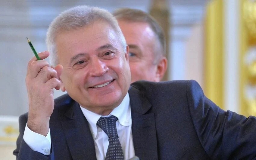 Şövkət Mirziyayev Vahid Ələkbərovla görüşdü 