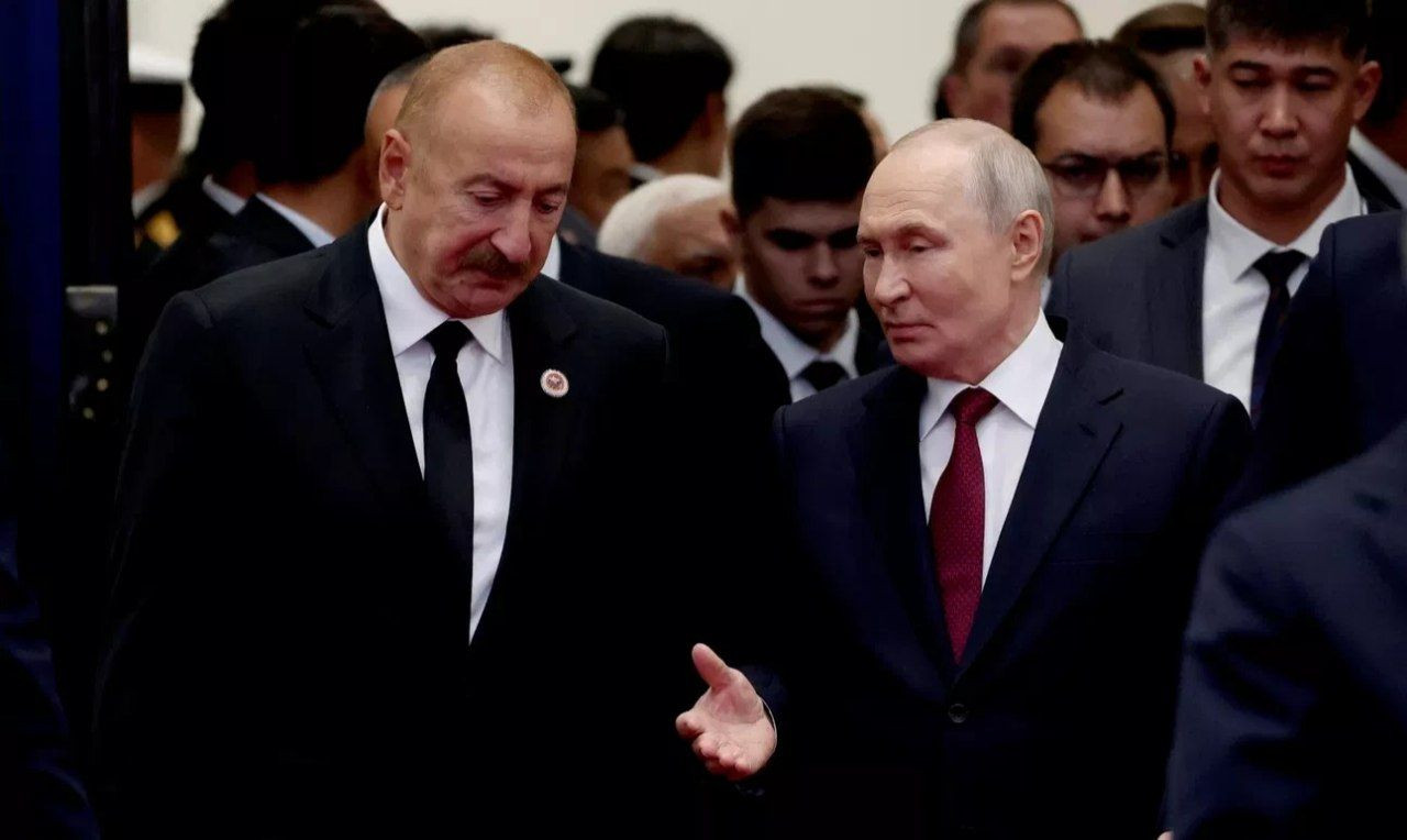 İlham Əliyev Türkmənistanda Putinlə ayaqüstü söhbət etdi - FOTO  