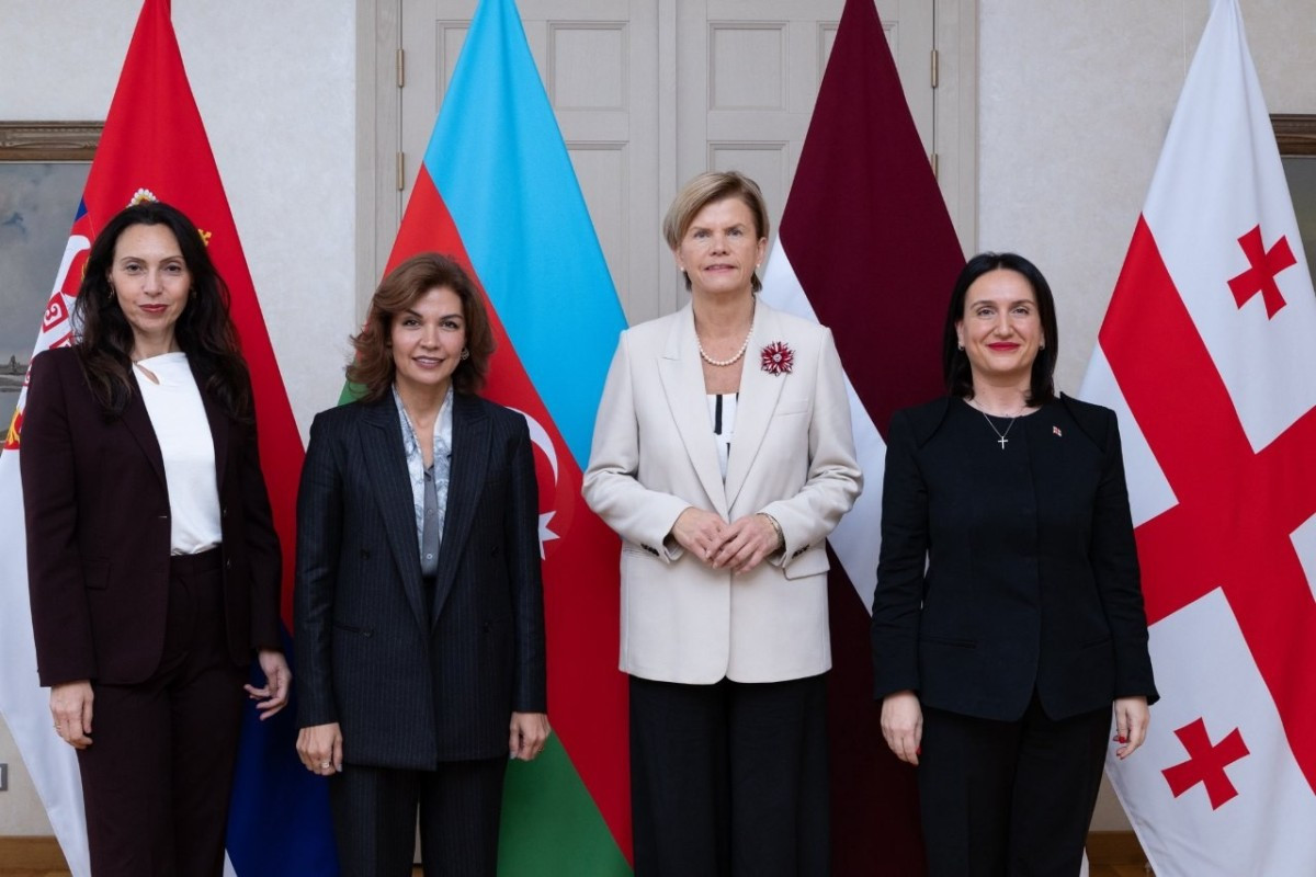 Latviya XİN rəhbəri Azərbaycan səfiri ilə görüşüb 