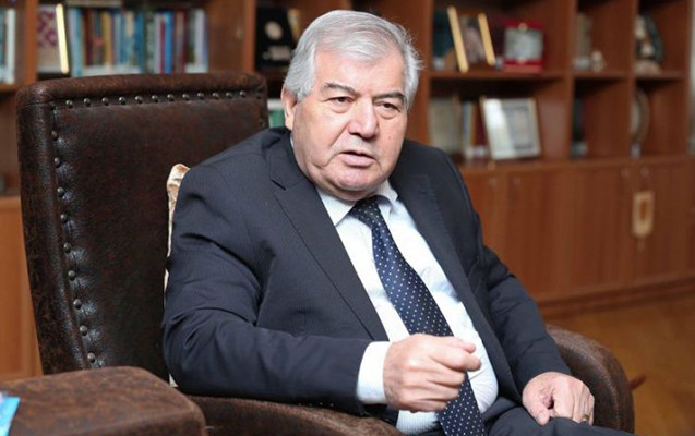 “Məktəbli qızların hicab taxmasını tələb edən valideynlərin narazılığını başa düşə bilmirəm” - Sabir Rüstəmxanlı&nbsp;