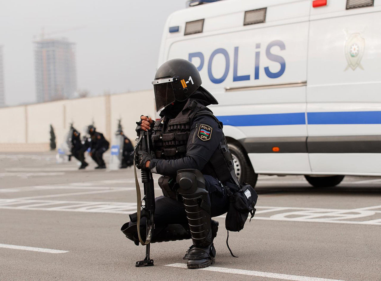 “28 May”da əməliyyat: 200 nəfərdən çox adam SAXLANILIB -FOTOLAR