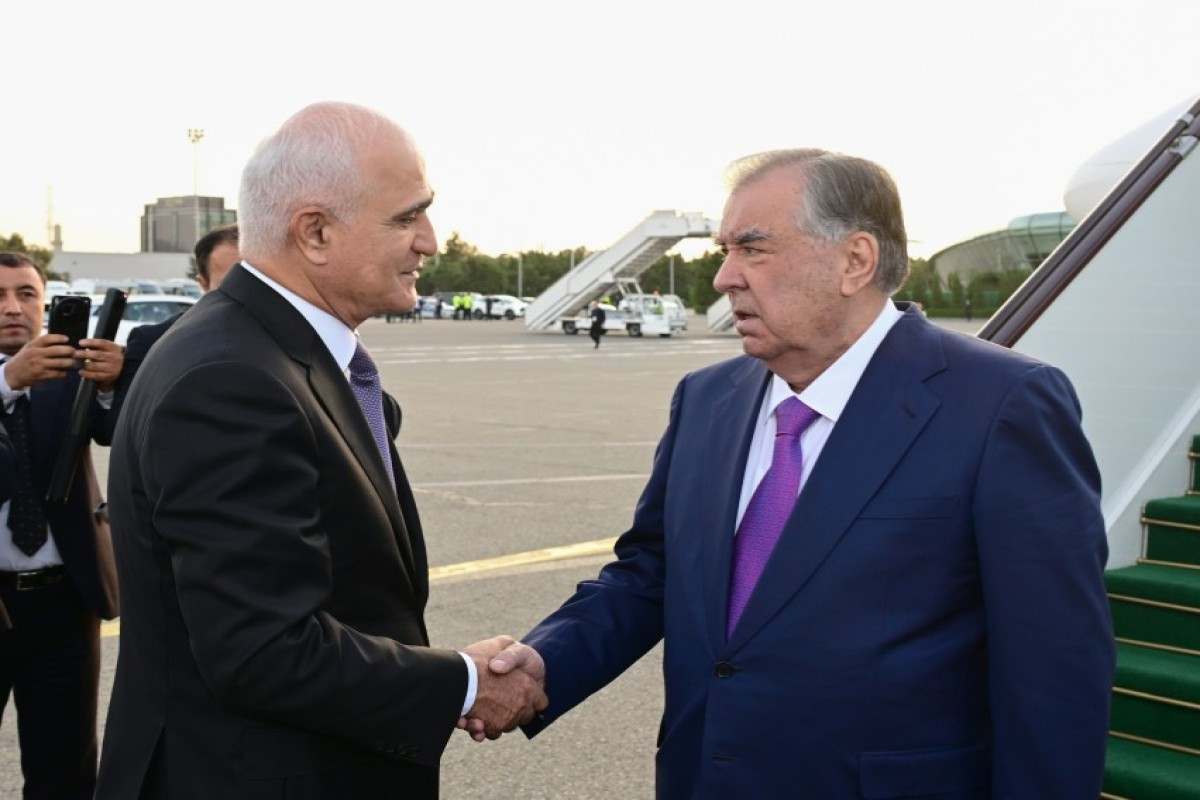Emoməli Rəhmon Azərbaycana səfərə gəlib 