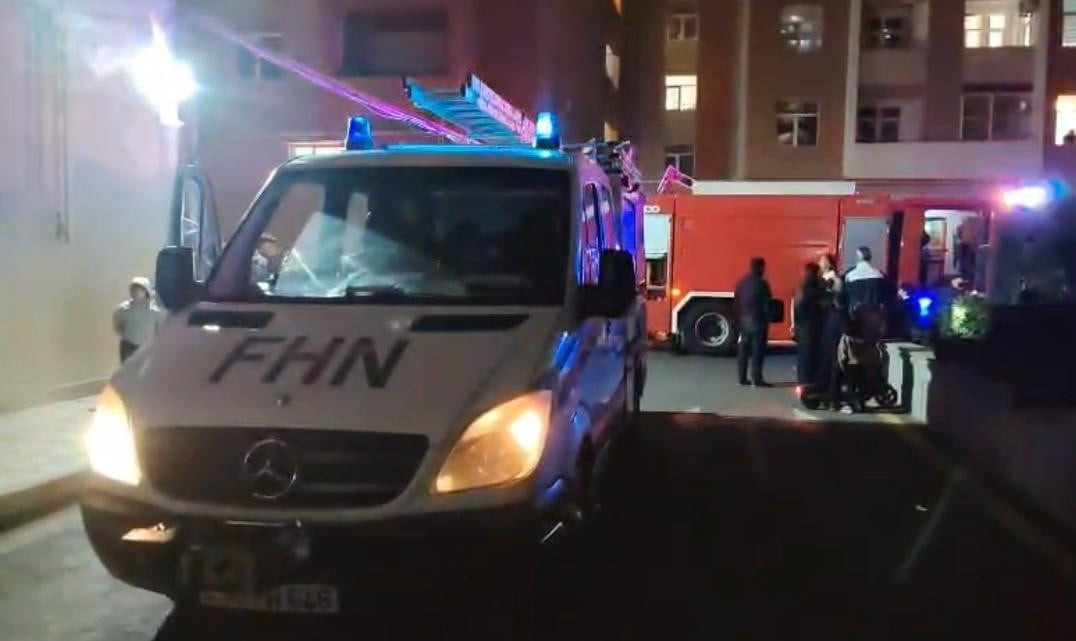 Bakıda yaşayış binasında yanğın olub, bina sakinləri təxliyə edilib