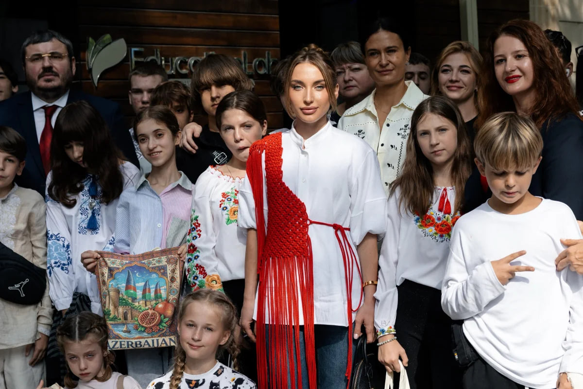 Alyona Əliyeva müharibədən zərər çəkmiş ukraynalı uşaqlarla BİR ARADA - FOTO  