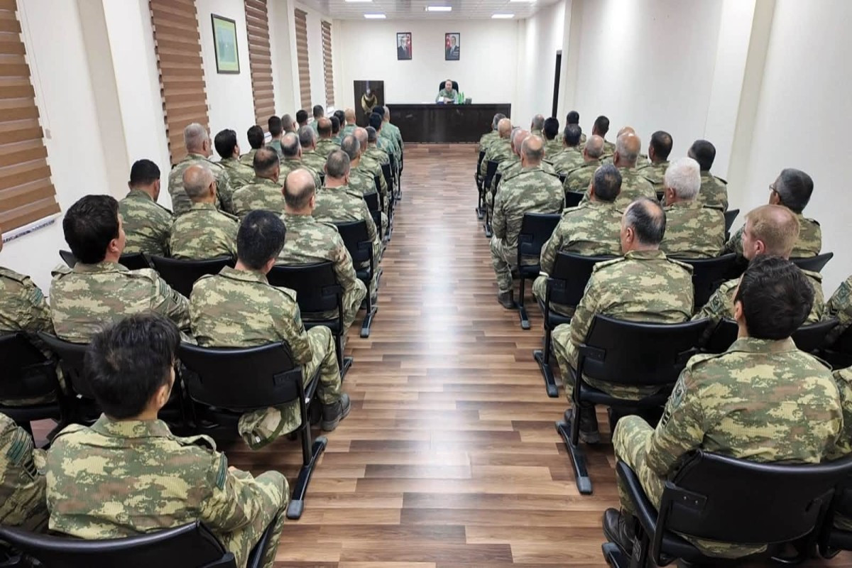 Azərbaycan Ordusunda ehtiyatdan çağırılan hərbi vəzifəlilərin təlim toplanışları başa çatıb&nbsp;