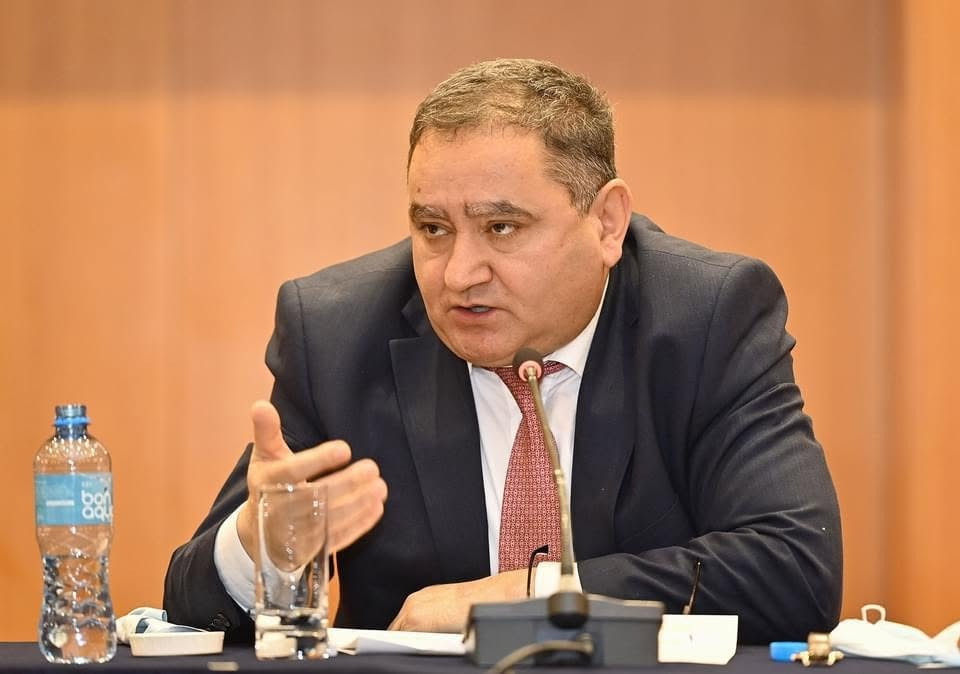 Professordan Zahid Xəlilə ŞOK SÖZLƏR: \"Uşaq düşüncəsini məhv etməklə məşğuldur\"