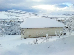 Azərbaycanda qar uçqununa düşən 5 nəfər xilas edildi