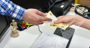 "Şəhid ailələri və pensiyaçıların kreditləri bağlansın"