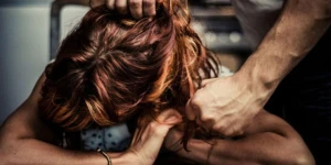 Arvadını vəhşicəsinə döydü, maşınla dəfələrlə üstündən keçdi – Azərbaycanda