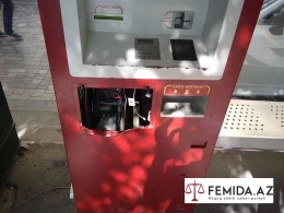 Bakıda aparatı sındırıb pulları apardılar -