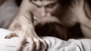 Ərli qadın gizlicə başqası ilə sevişdi, intim videosu çəkildi, sonra... -