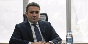 Azərbaycanda bank sədrinin müavini ölkədən qaçdı: 100 milyon manat aparıb