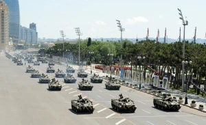 Hərbi parad başladı +