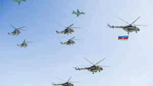 Azərbaycan o silahları göstərdi - Paraddan video