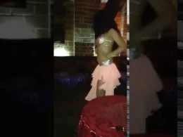 Azərbaycanda biabırçılıq! Rəqqasə azyaşlı uşaqla görün nə etdi+