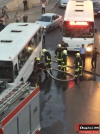 Bakıda sərnişin avtobusu YANDI - FOTOLAR